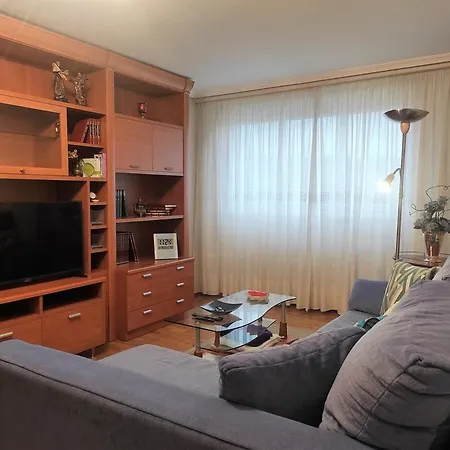 Con Vistas Al Puente Del Milenio Y Plaza De Garaje