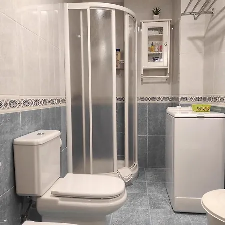 Con Vistas Al Puente Del Milenio Y Plaza De Garaje Apartamento Ourense