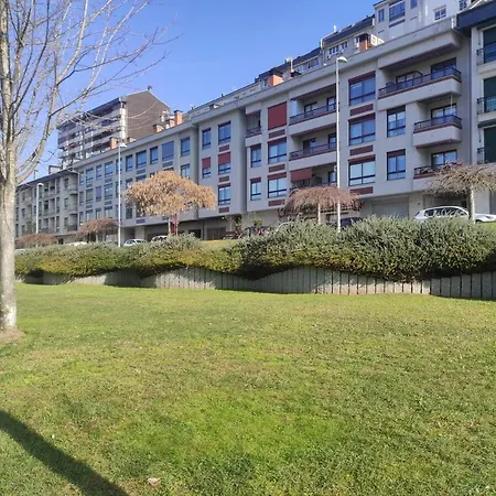 Con Vistas Al Puente Del Milenio Y Plaza De Garaje Apartamento