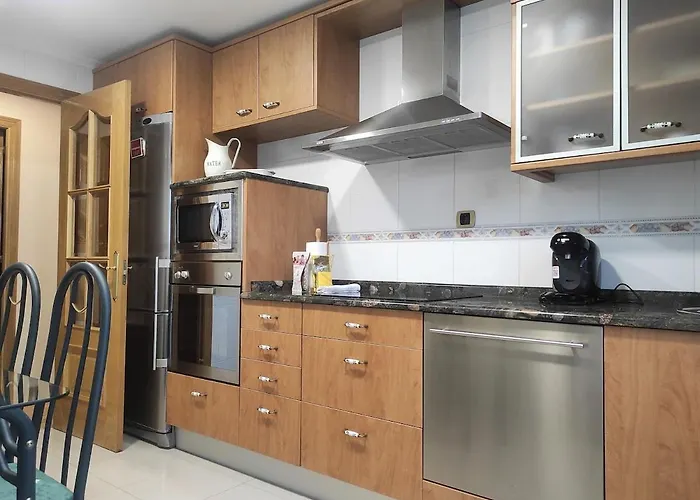 Con Vistas Al Puente Del Milenio Y Plaza De Garaje Appartement *