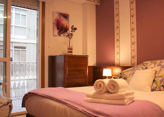 Con Vistas Al Puente Del Milenio Y Plaza De Garaje Appartement Ourense