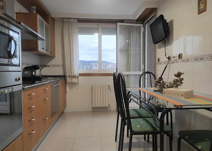 Con Vistas Al Puente Del Milenio Y Plaza De Garaje *