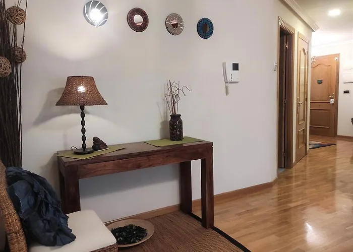 Con Vistas Al Puente Del Milenio Y Plaza De Garaje Appartement