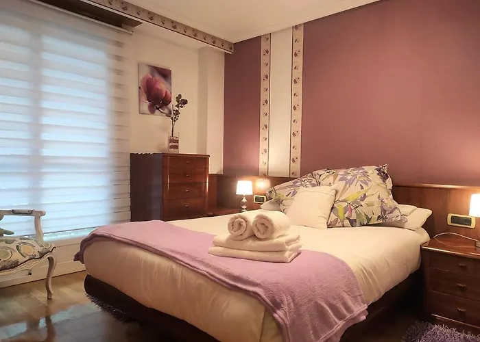 Con Vistas Al Puente Del Milenio Y Plaza De Garaje * Ourense